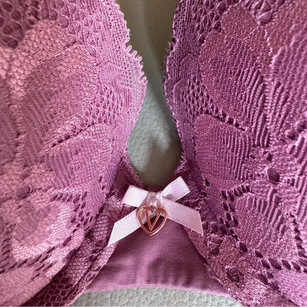 Victoria’s Secret Push-Up Bra | Size 32 C - Picture 4 of 4